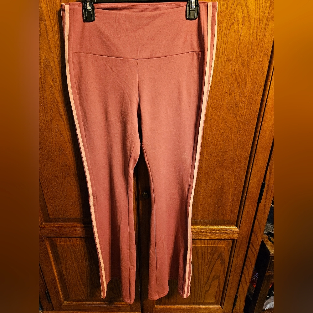 NWOT PINK LILY Women's Pink Pants with Side Stripes Flare Leggings SIZE XL